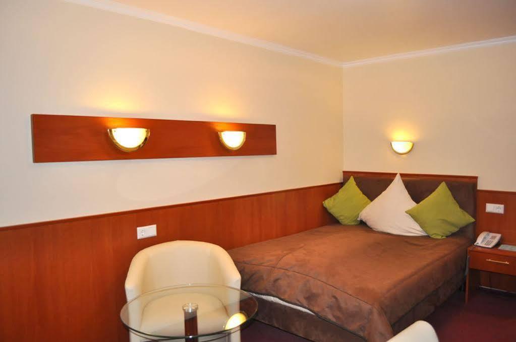 Schlosshotel Landstuhl Extérieur photo