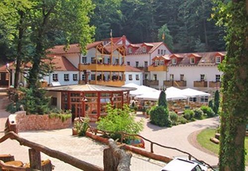Schlosshotel Landstuhl Extérieur photo
